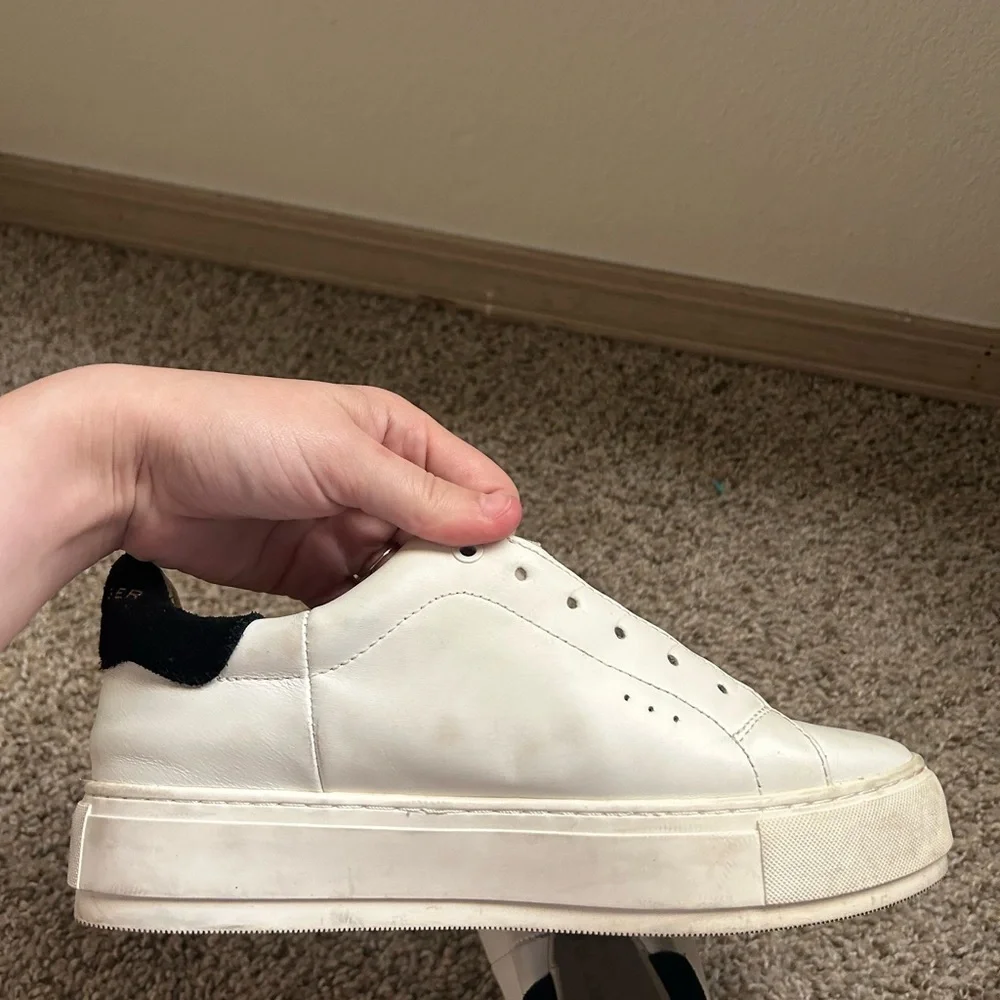 KURT GEIGER London Laney White Low-Top Leather Sneakers Suede Black Back Size 39